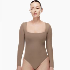 Aritzia Babaton Contour Longsleeve Bodysuit
